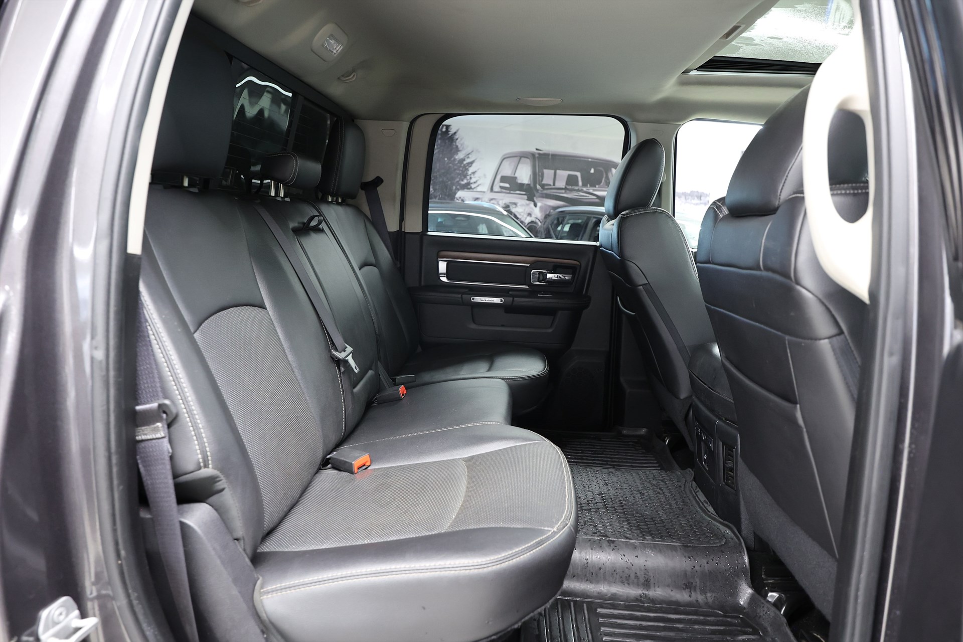 Dodge RAM 1500 3.0 V6 EcoDiesel 4x4 Laramie Kåpa Drag MOMS