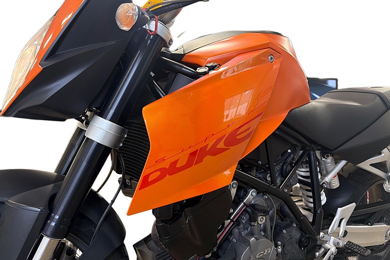 K.T.M. 990 SUPERDUKE, 3 brukare, LÅG MIL 2005, lgul – bild 12 av 21, begagnad hos Niber i Järfälla