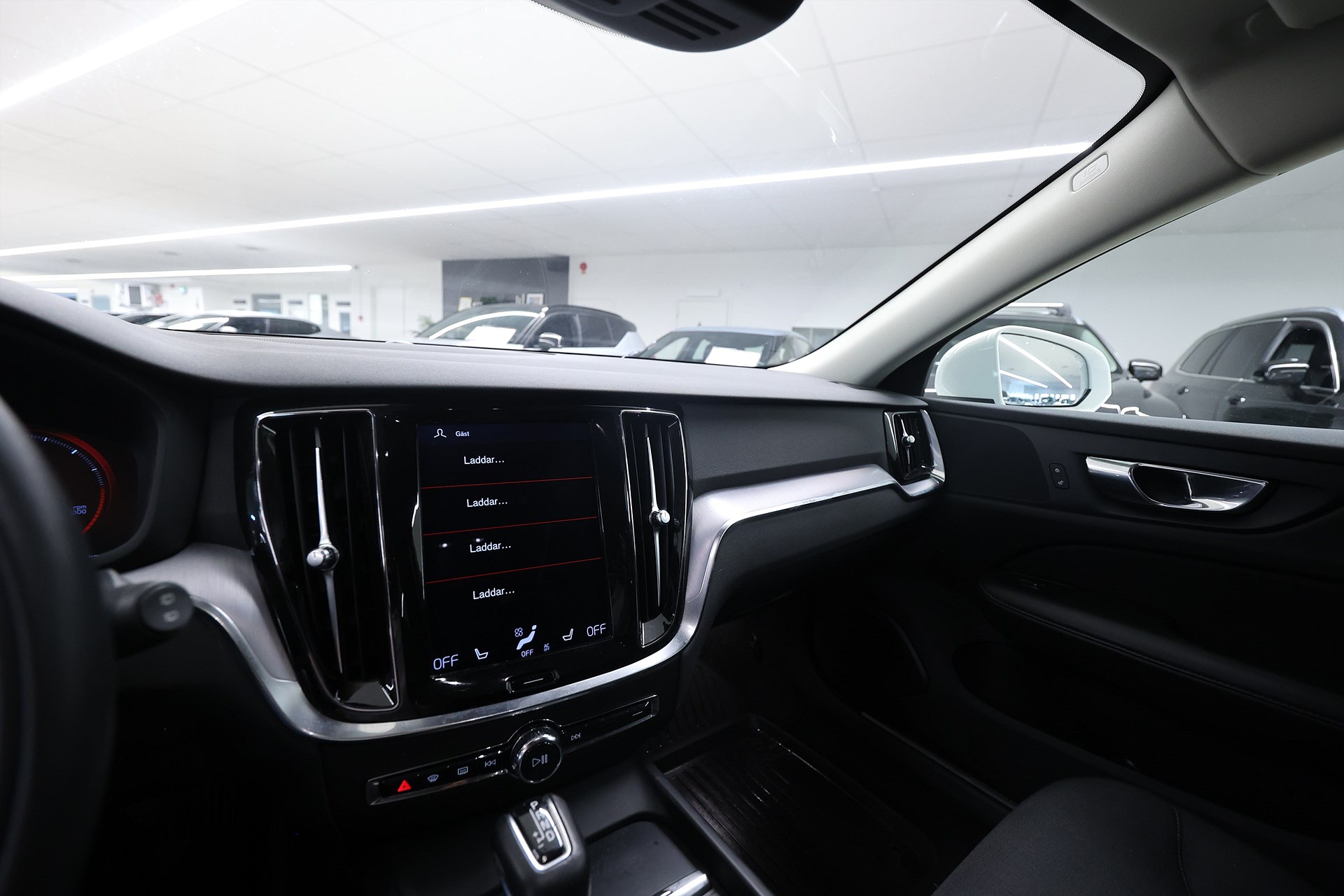 Volvo V60 Cross Country D4 AWD *Hjulkampanj!* Momentum Carplay