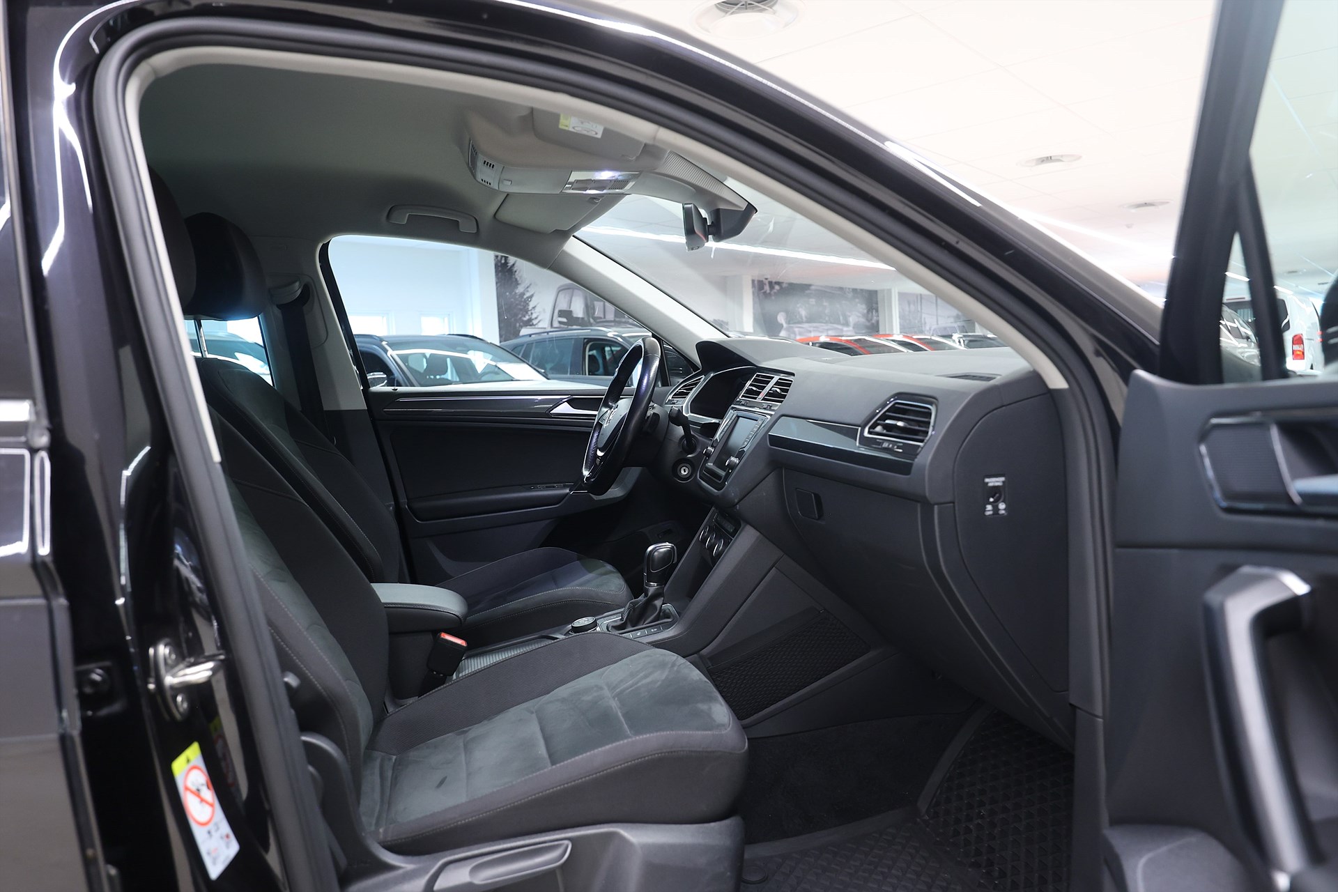 Volkswagen Tiguan 2.0 TDI 190hk GT B-kamera Drag Värmare