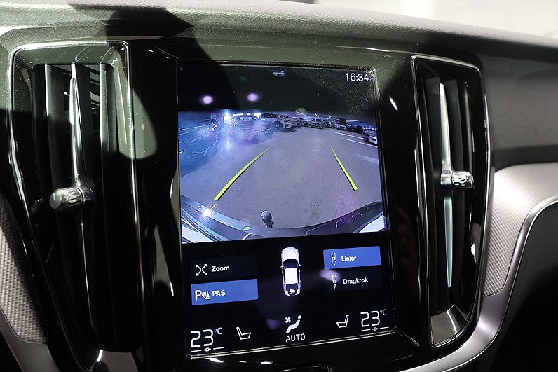 Volvo S60 Recharge T8 AWD 456hk R-Design H/K Drag