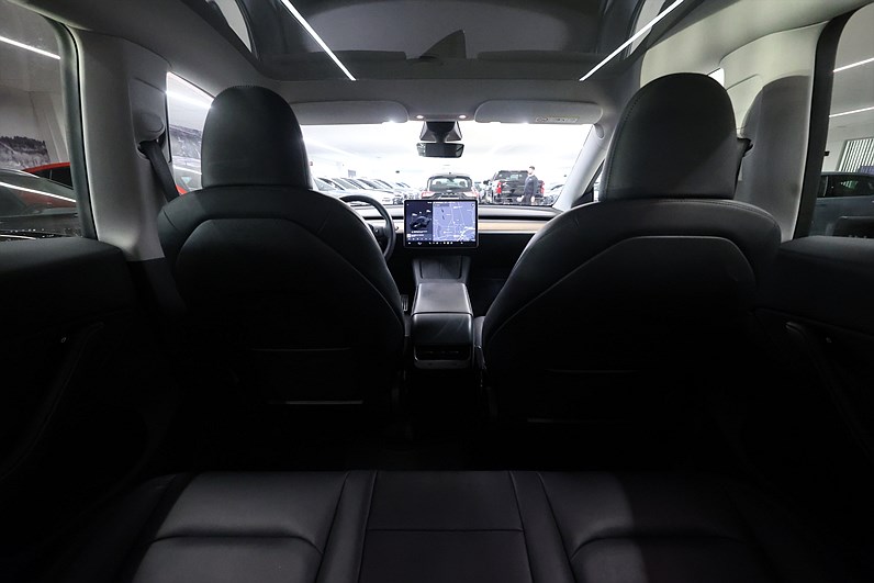 Tesla Model Y Performance 534hk Pano Läder Navi Premium Ljudsystem