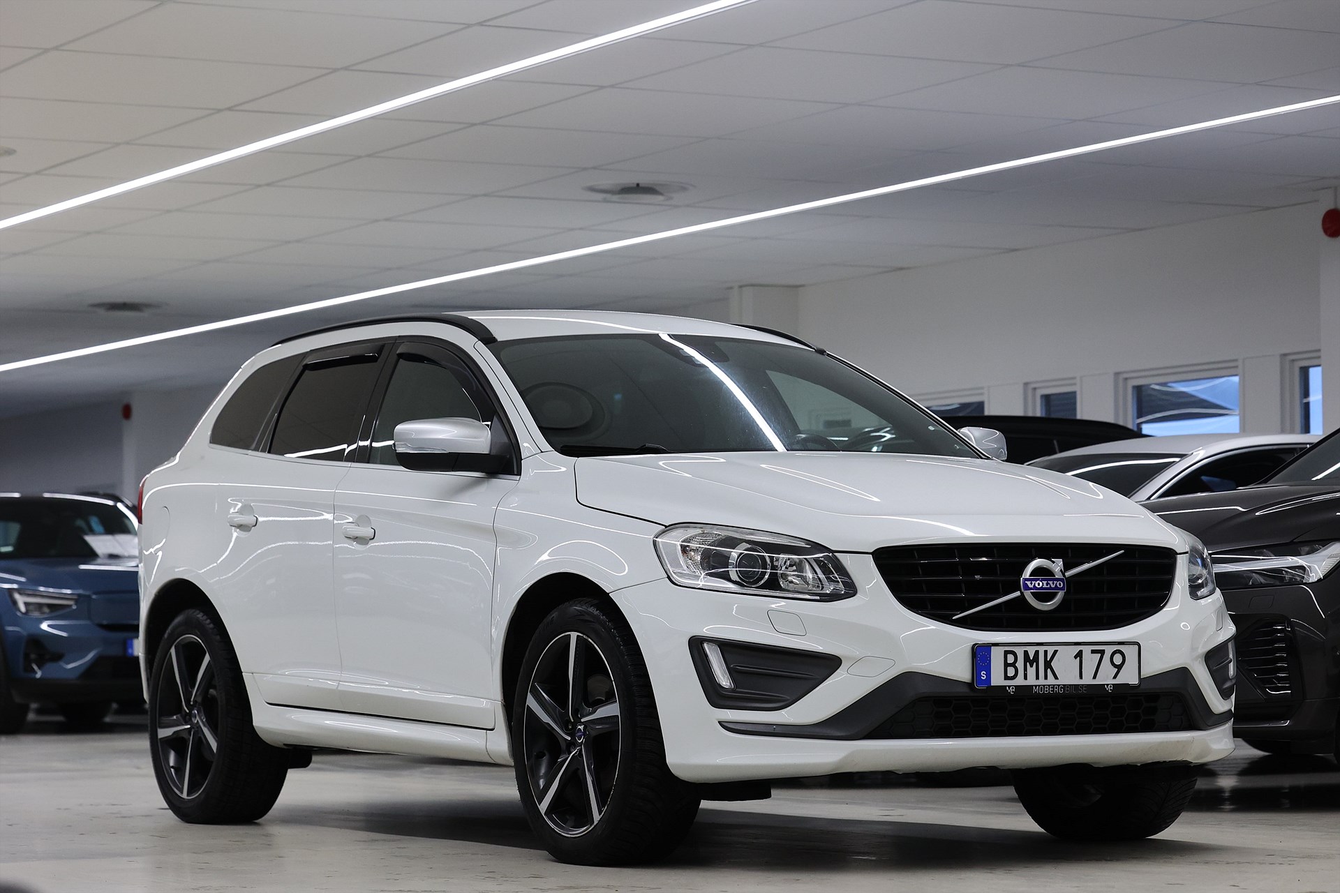 Volvo XC60 D4 190hk *Hjulkampanj!* R-Design Navi PDC Drag Värmare Drag