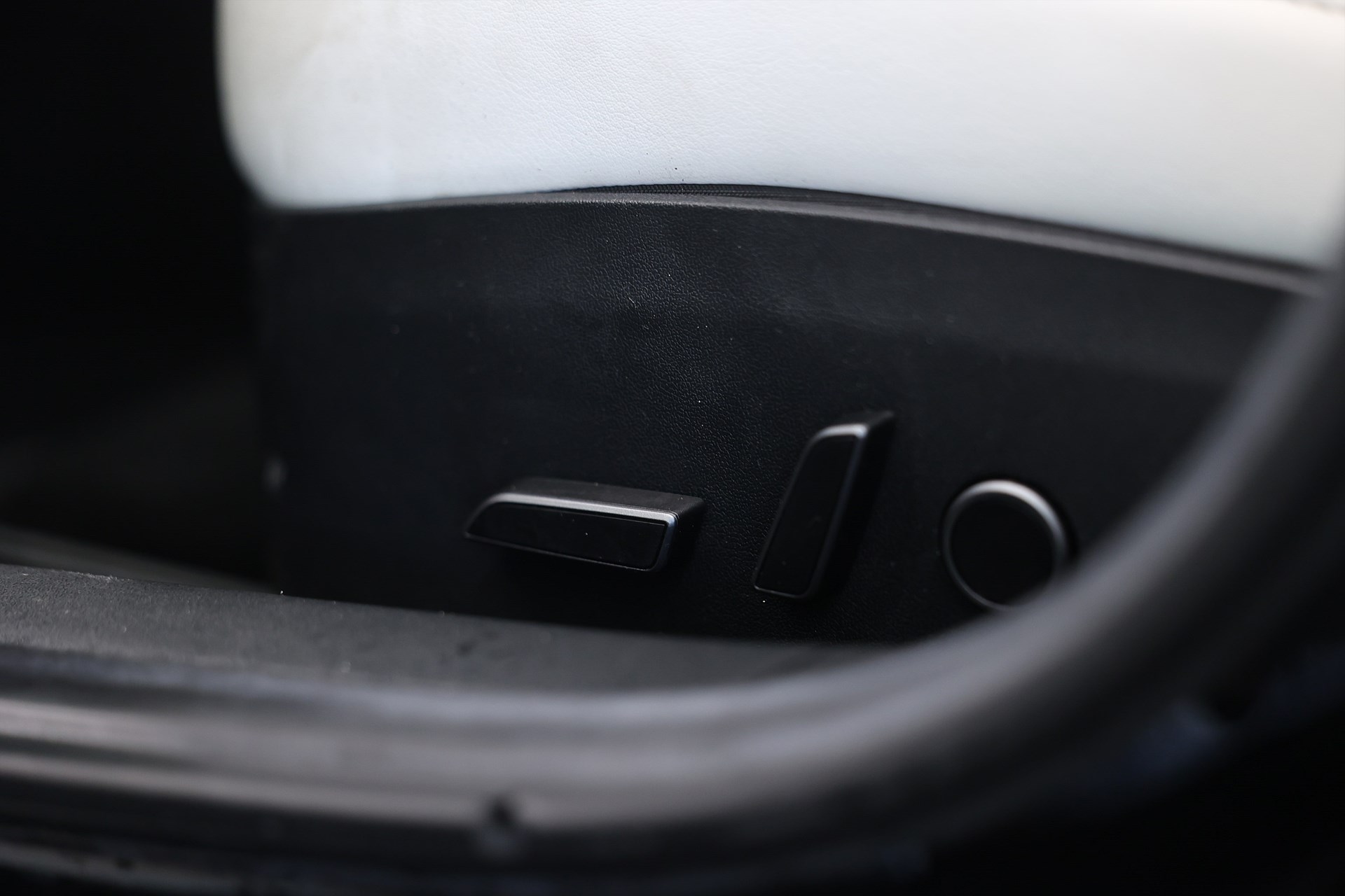 Tesla Model 3 Long Range AWD 440hk AP Pano Läder Navi Drag