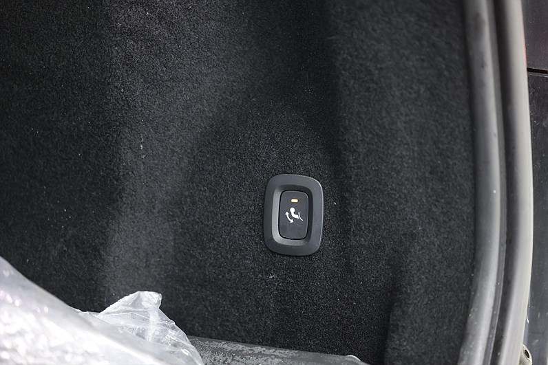 Volvo XC60 Recharge T6 AWD 350hk *Hjulkampanj!* Core Drag