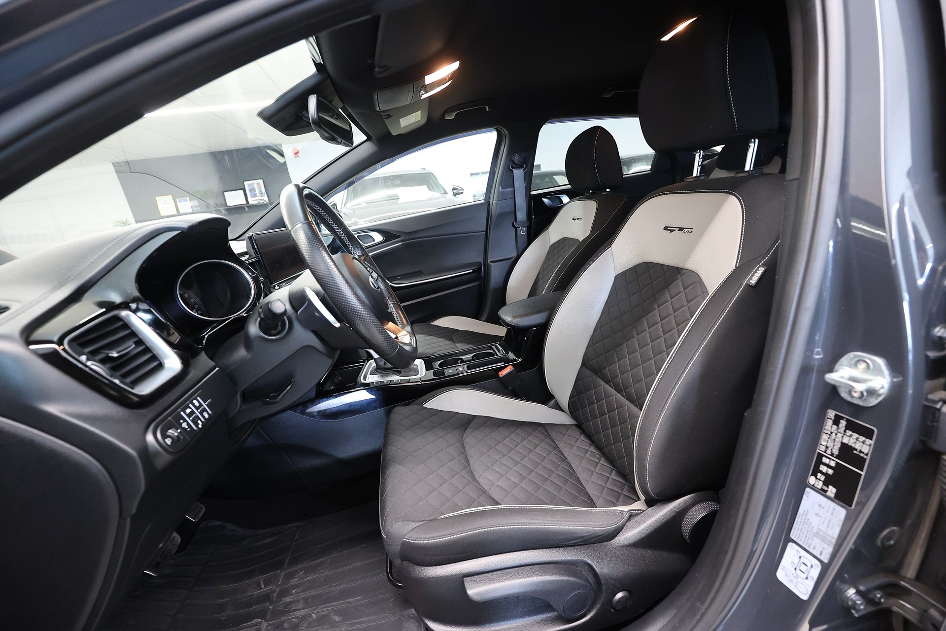 Kia ProCeed 1.5 T-GDI DCT 160hk GT Line Navi CarPlay B-kamera