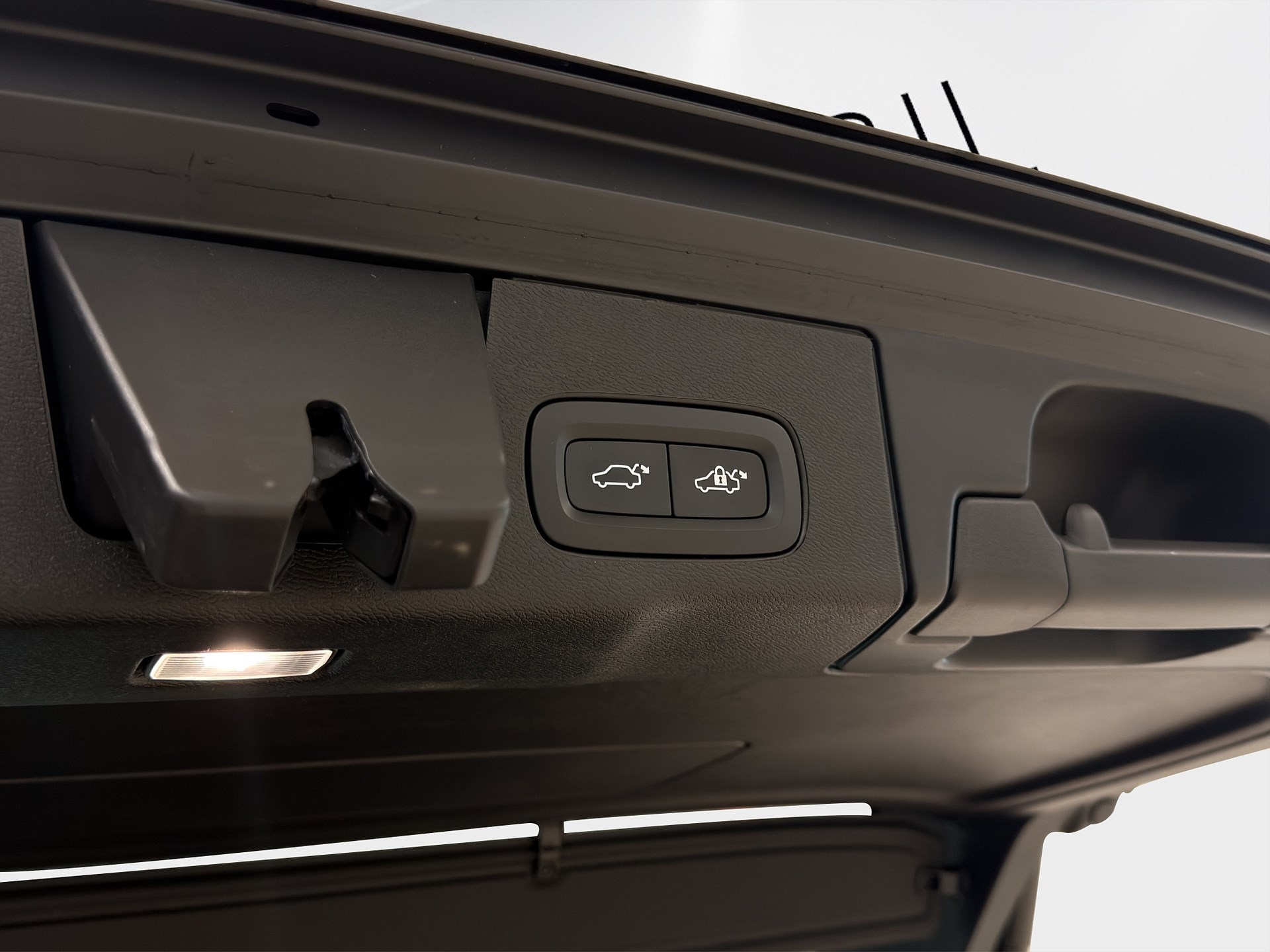 T6 Plug-In Hybrid 350hk Plus Black Edt H/K 360