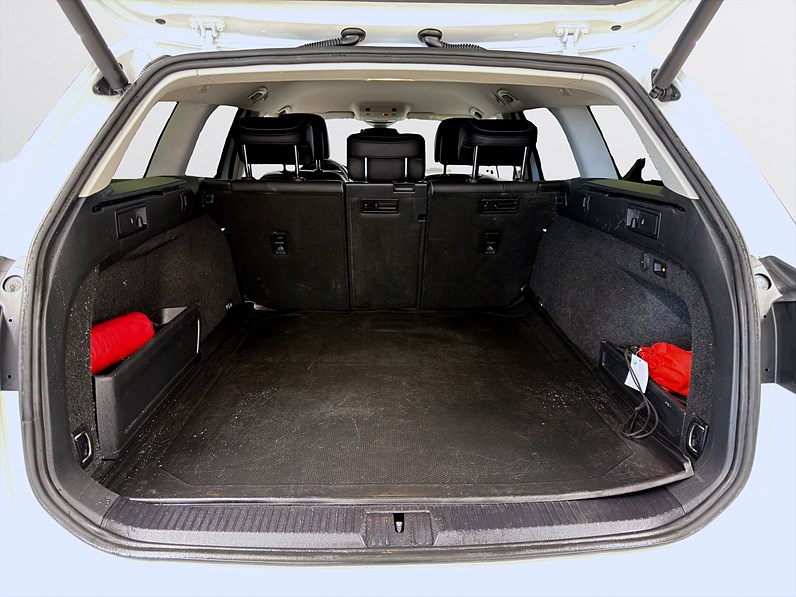 Volkswagen Passat SC GTE 218hk Helg på Moberg! Drag B-Kamera