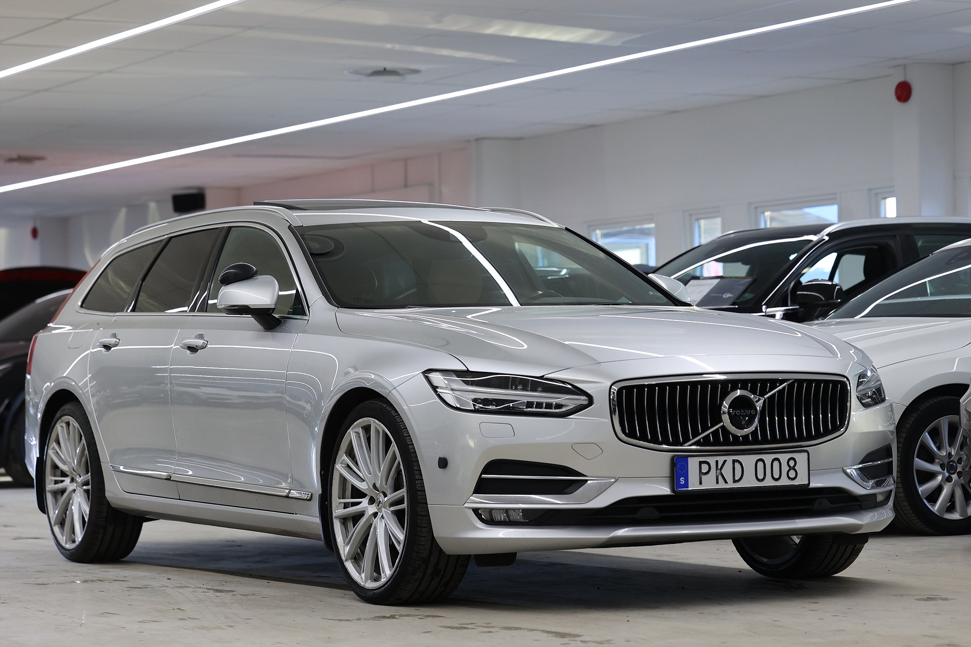 Volvo V90 D4 190hk Inscription Pano Drag 360 Navi Keyless