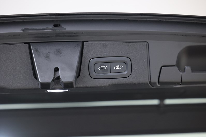 Volvo XC60 Recharge T6 AWD 350hk *Hjulkampanj!* Core Läder