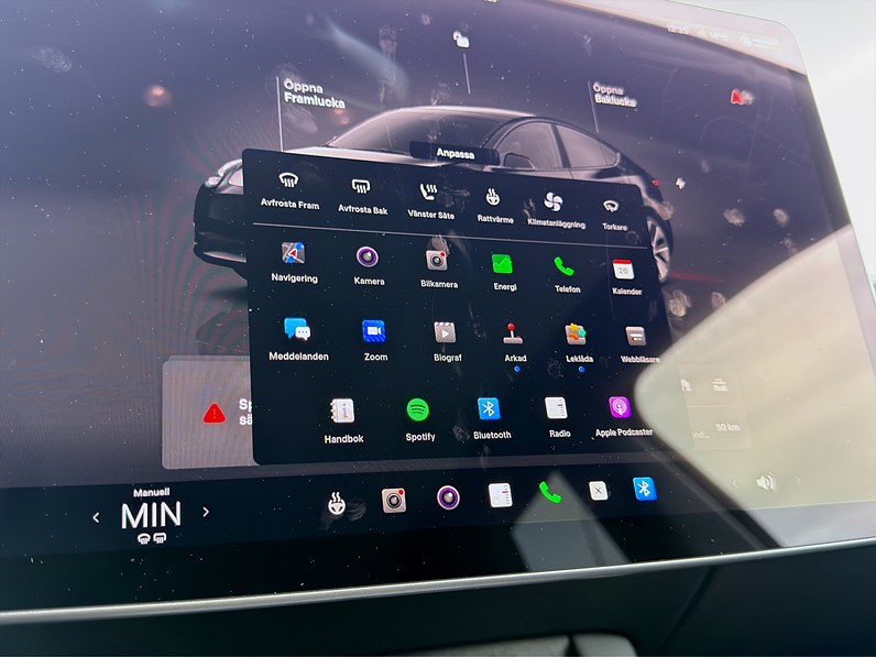 Tesla Model Y Long Range AWD 514hk Pano Läder Navi B-Kamera