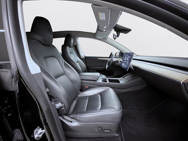 Tesla Model Y Standard Range 299hk Helg på Moberg! Pano Drag B-Kamera