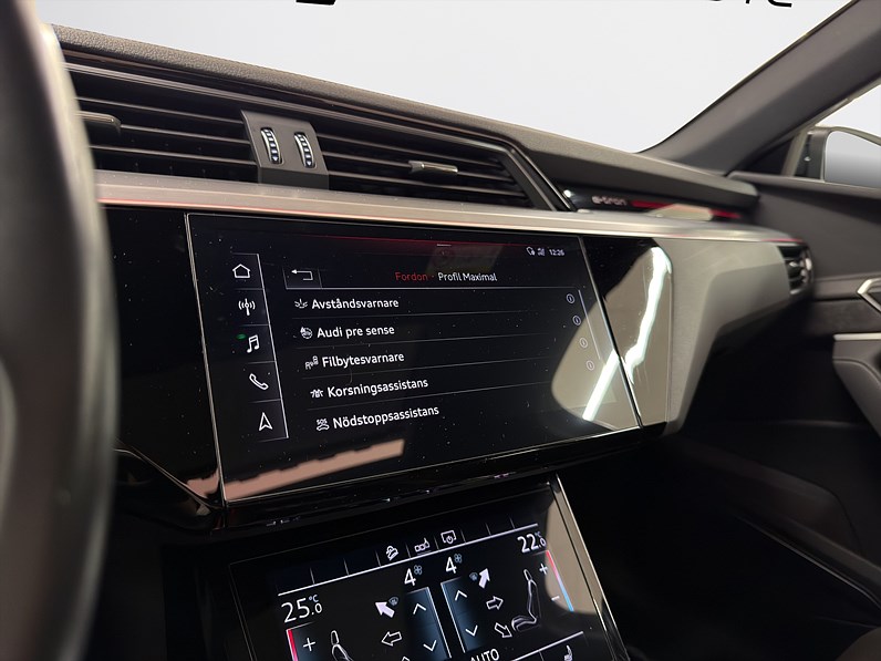 Audi e-tron 50 quattro 313hk S Line B&O 360 Pano 3D Luftfjädring