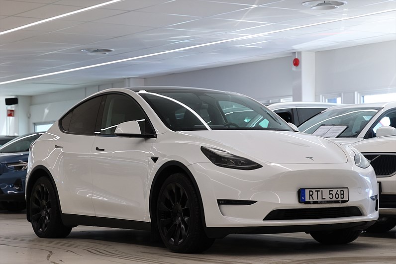 Tesla Model Y Long Range 514hk *Hjulkampanj!* AWD Pano AP MOMS
