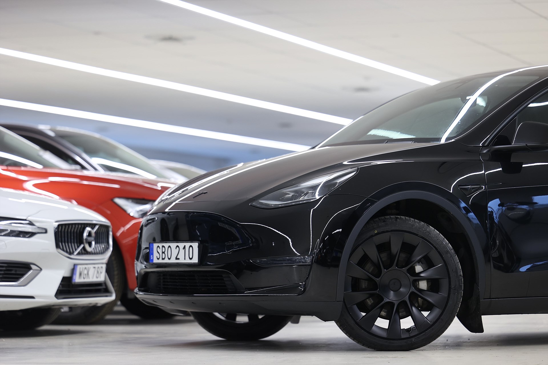 Tesla Model Y Long Range AWD 514hk AP Pano MOMS