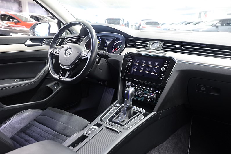 Volkswagen Passat GTE 1.4 TSI 218hk *Kampanj!* Värmare Kamera Drag