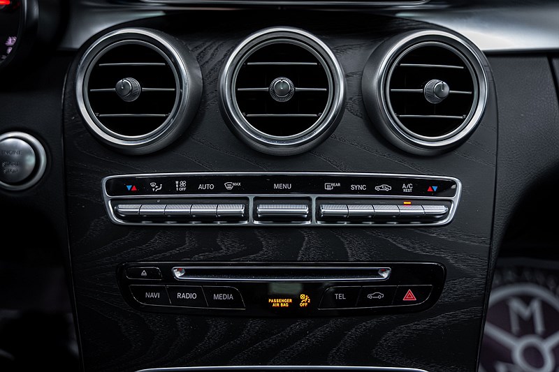 Mercedes-benz C-Klass 2018 - miniatyr 20