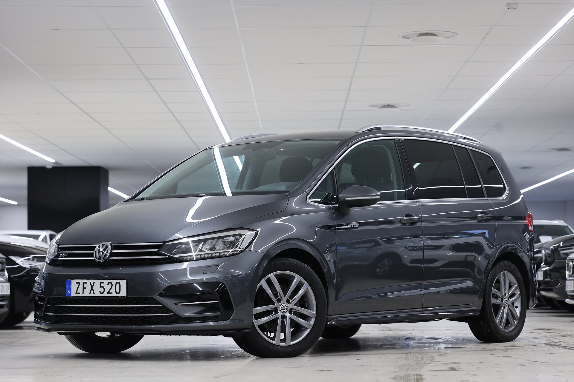 Volkswagen Touran 1.8 TSI 180hk *Hjulkampanj!* R-Line Drag