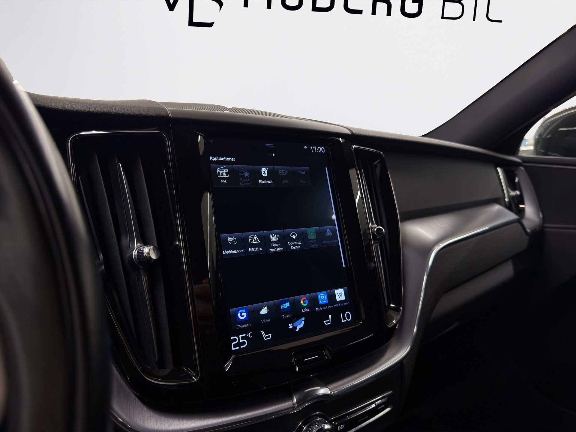Volvo XC60 B4 AWD 197hk Momentum Adv Drag B-Kamera Läder