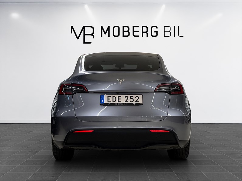 Tesla Model Y Long Range 514hk Pano Drag Läder B-Kamera AWD