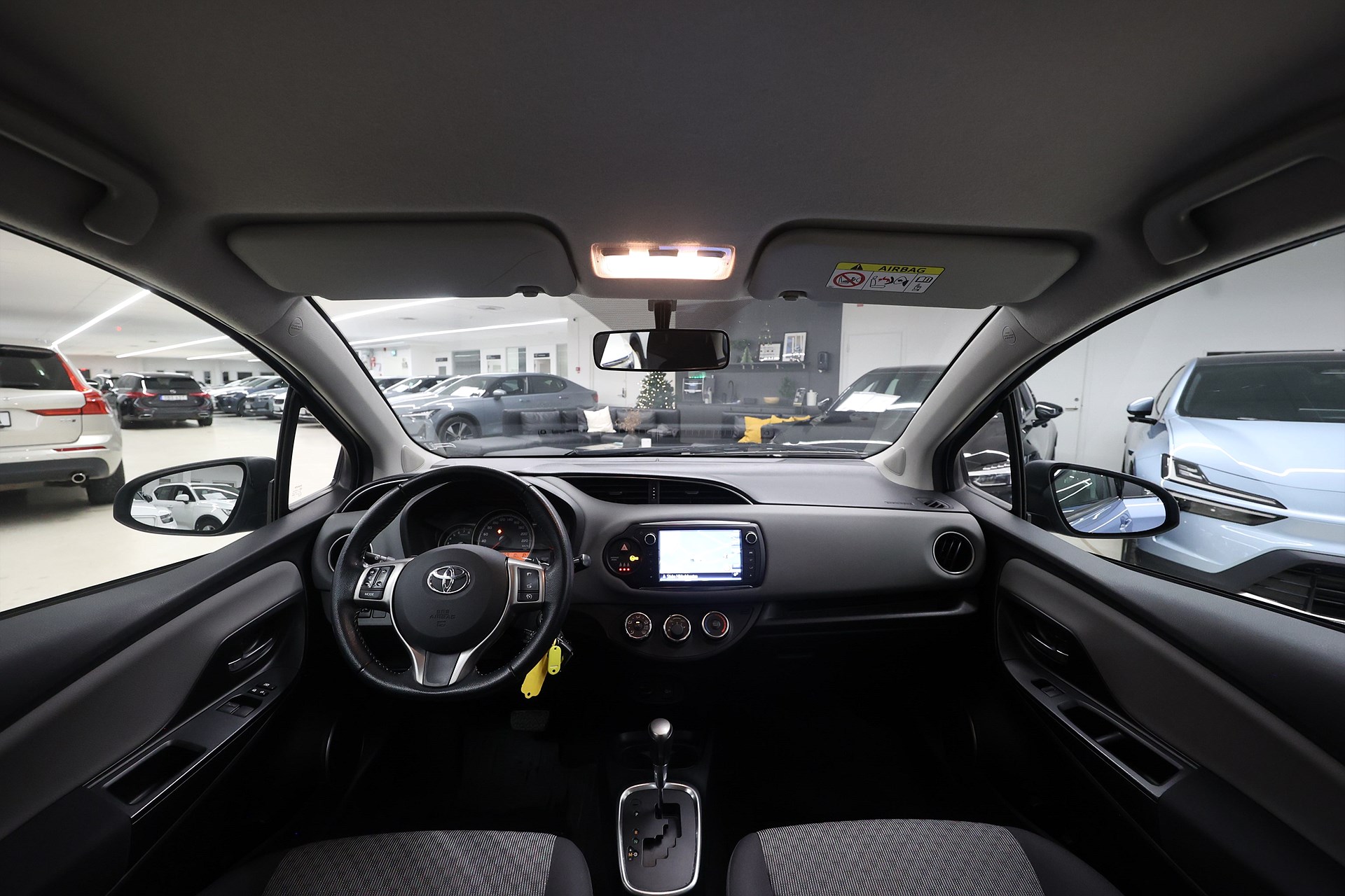 Toyota Yaris 5-dr 1.33 99hk *Hjulkampanj!* B-kamera Navi