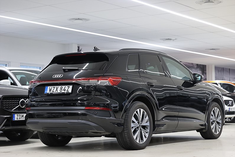 Audi Q4 40 e-tron 204hk *Hjulkampanj!* B-kamera Navi Värmare Black pkt