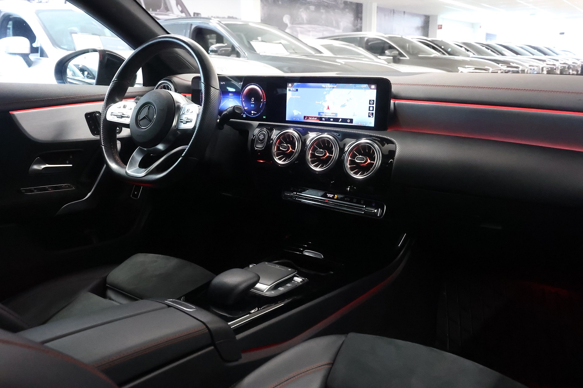 Mercedes-Benz CLA 250 e 218hk AMG Pano Värmare Widescreen