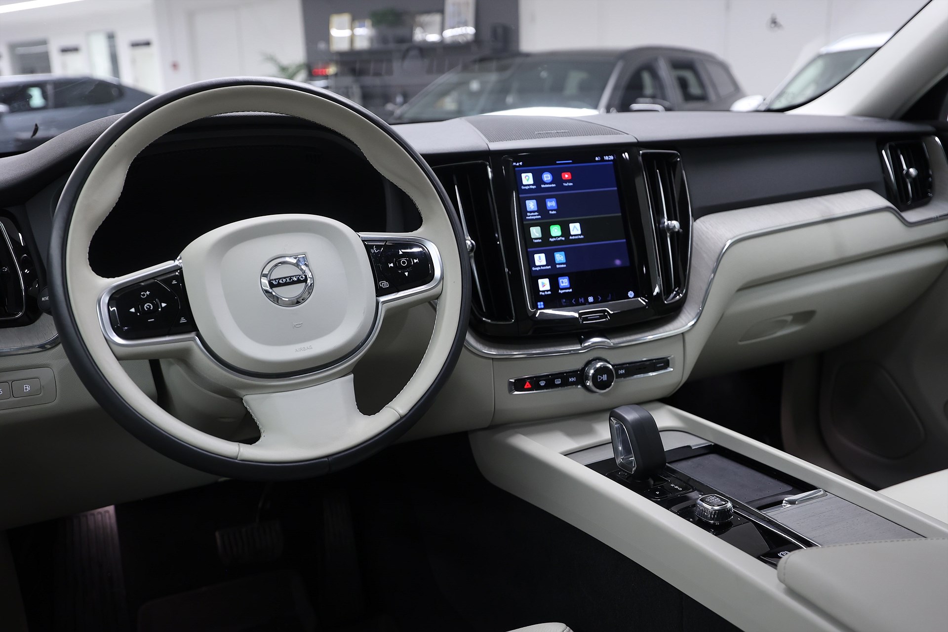 Volvo XC60 Recharge T6 AWD 350hk *Kampanj!* Core Pano H/K 360° Läder