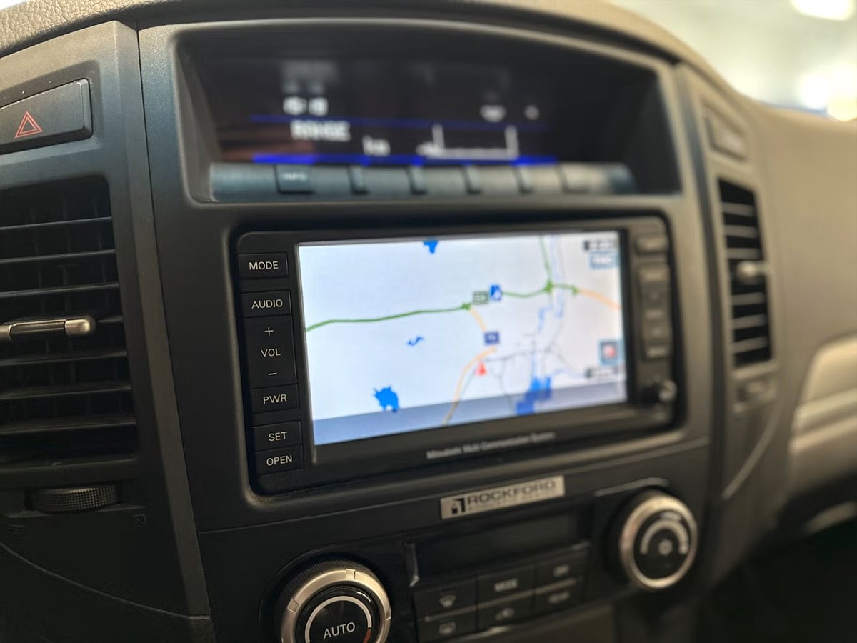Mitsubishi Pajero – bild 16