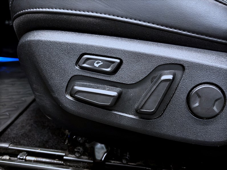 Kia EV6 77.4 kWh 228hk Plus 360 Navi Keyless Drag PDC CarPlay