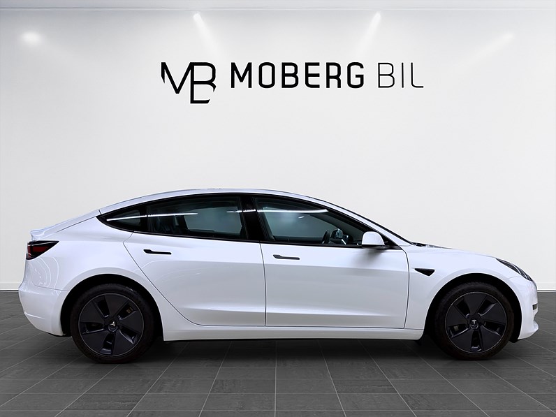 Tesla Model 3 Standard Range 283hk Pano Navi B-Kamera
