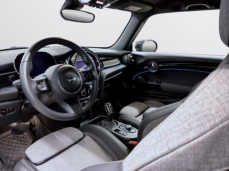 MINI Cooper SE 184hk Navi PDC Årsskatt 360kr