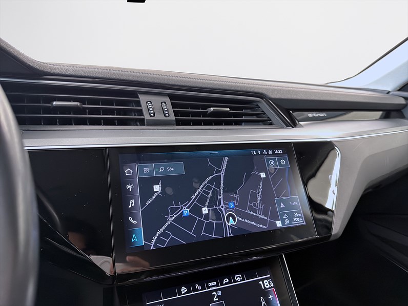 Audi Q8 50 e-tron quattro 340hk Helg på Moberg! B&O B-Kamera Luftfjädring