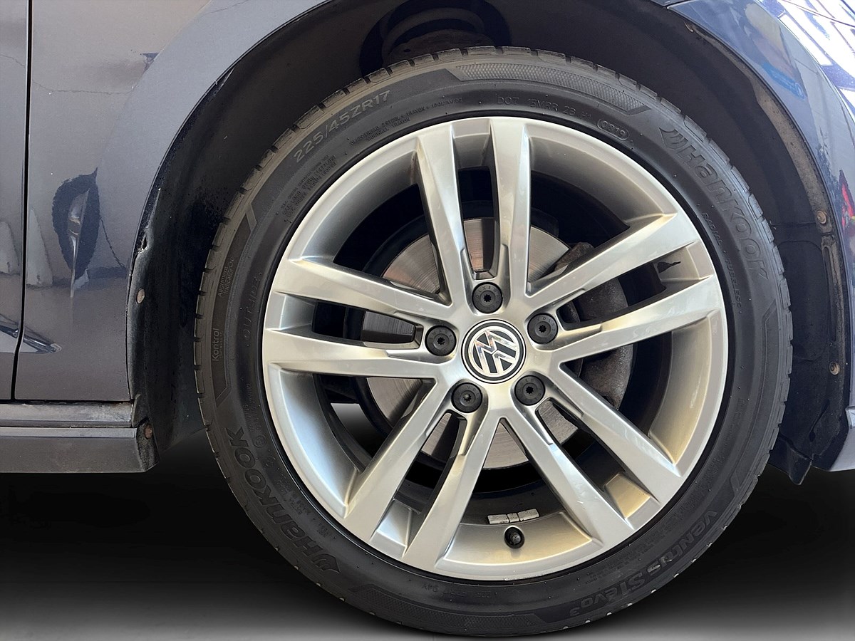 Sportscombi 2.0 TDI BMT R_LINE DRAG KAMERA VÄRMARE PDC