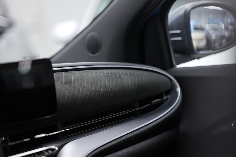 Abarth 500e 155hk *Kampanj!* Scorpionissma Alcantara JBL Pano