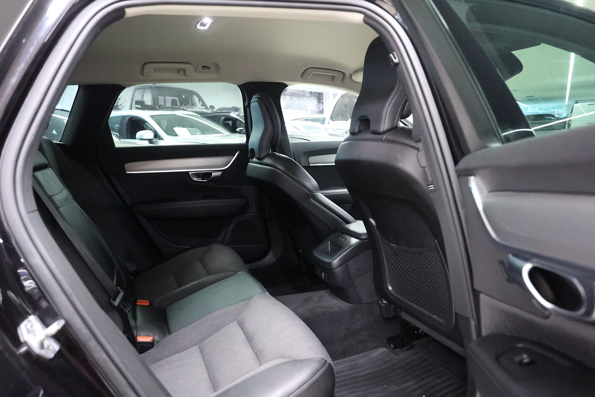 Volvo V90 Cross Country D4 AWD 190hk Momentum HUD H/K