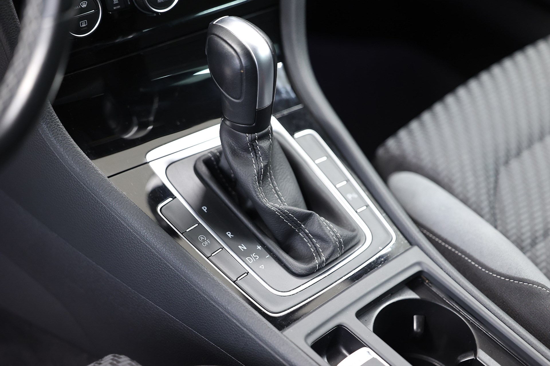 Volkswagen Golf 1.5 TSI R-line GT B-kamera Drag Carplay