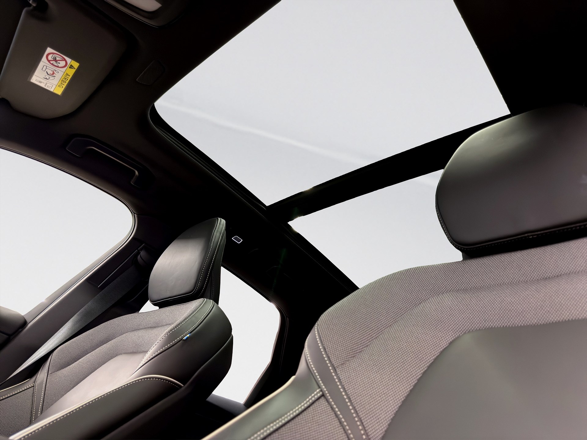 Volvo XC60 Recharge T6 350hk Ultra Black Edition HUD B&W 360