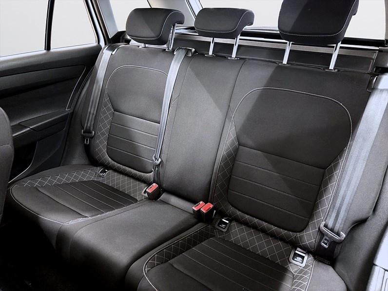 Škoda Fabia Kombi 1.2 TSI Manuell 90hk Style Pano Drag PDC