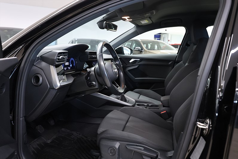 Audi A3 Sportback 35 TFSI 150hk Comfort PDC LED Cockpit