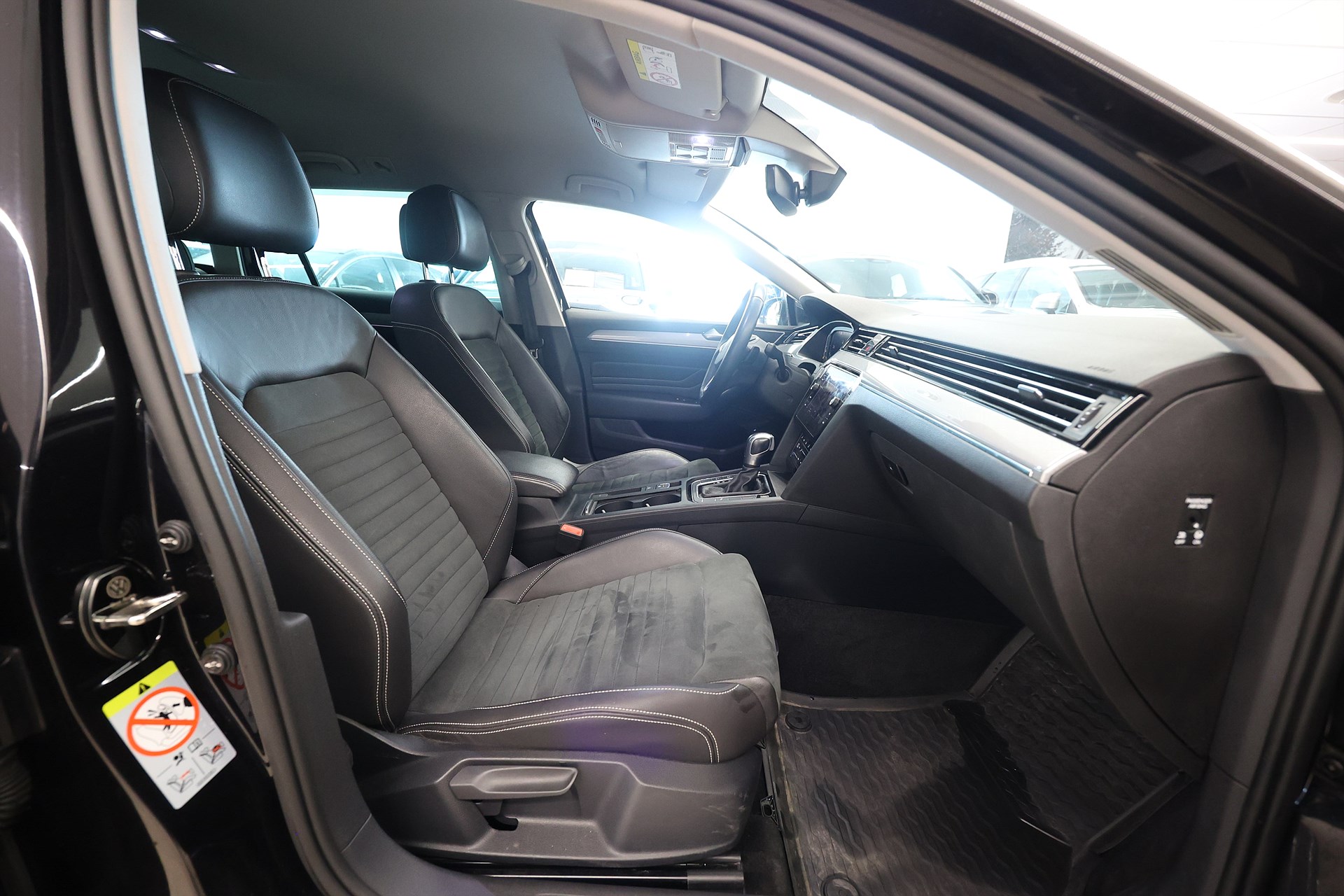 Volkswagen Passat SC GTE 218hk Executive Alcantara Drag B-Kamera