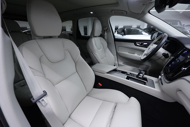 Volvo XC60 Recharge T6 AWD 350hk *Kampanj!* Core Pano H/K 360° Läder