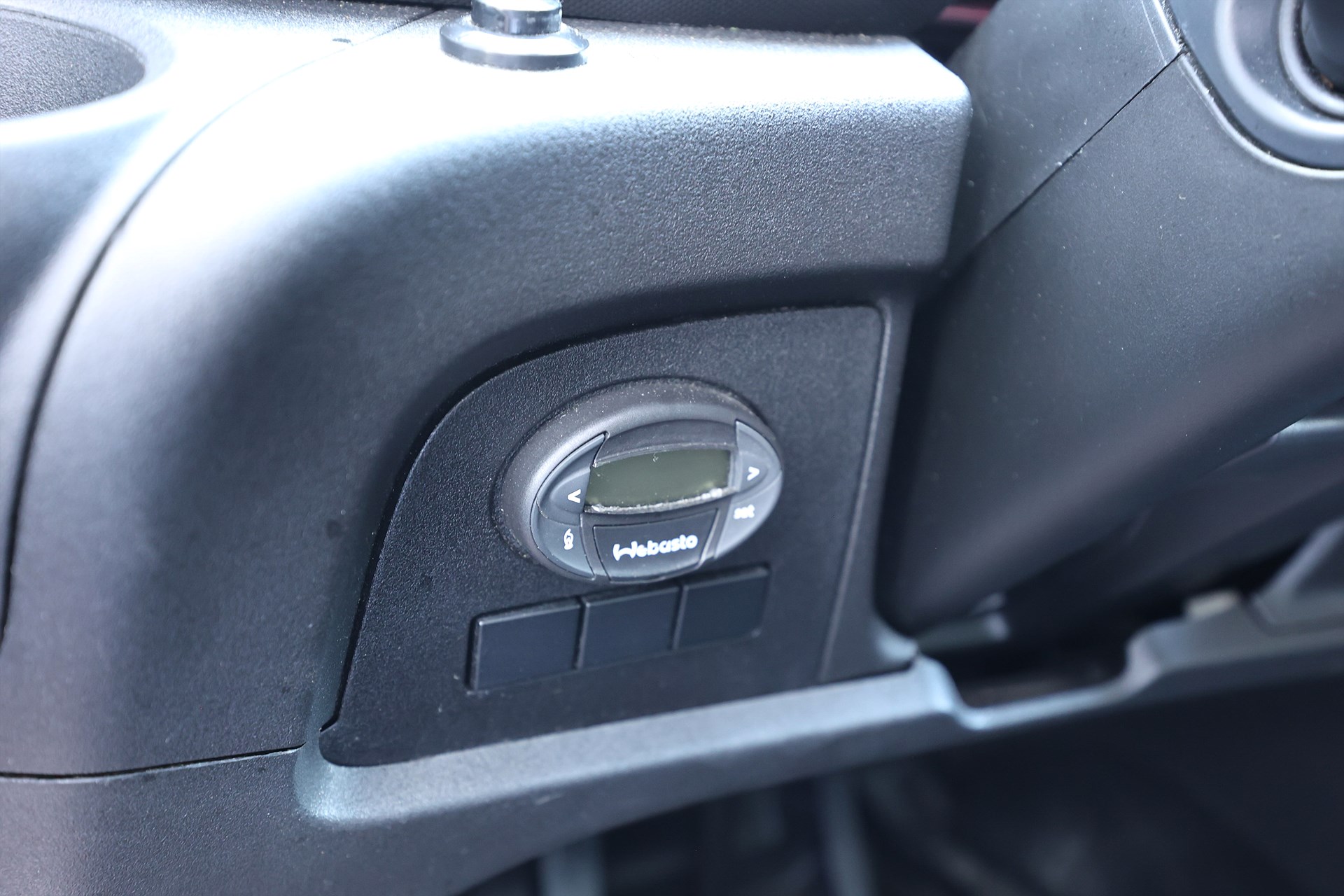 Iveco Daily 2.3 JTD 146hk Kylbil BG-Lyft Webasto LEASEBAR