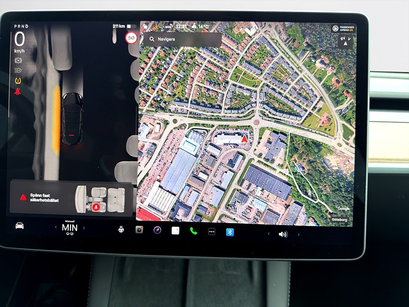 Tesla Model Y Long Range AWD 514hk Pano Läder Navi B-Kamera