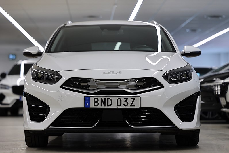 Kia Ceed SW Plug-in 141hk Advance B-kamera Keyless CarPlay