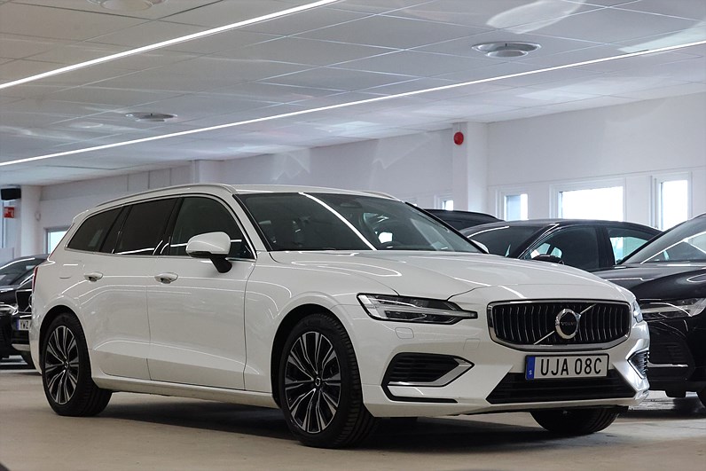 Volvo V60 Recharge T6 AWD 350hk Navi Värmare Drag Keyless