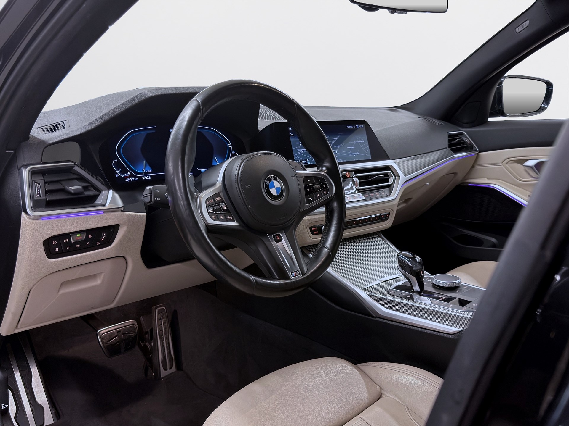 xDrive Touring 292hk M Sport Drag B-Kamera Läder