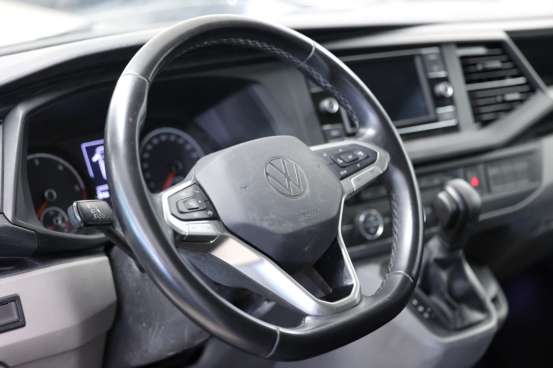 Volkswagen Caravelle 2.0 TDI 9-Sits B-kamera Carplay PDC MOMS