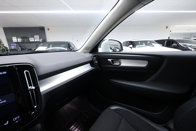 Volvo XC40 T5 Recharge 262hk *Hjulkampanj!* Momentum Värmare