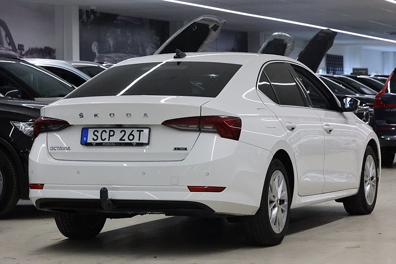Skoda Octavia 1.0 TSI 110hk Style Keyless CarPlay Drag B-Kamera